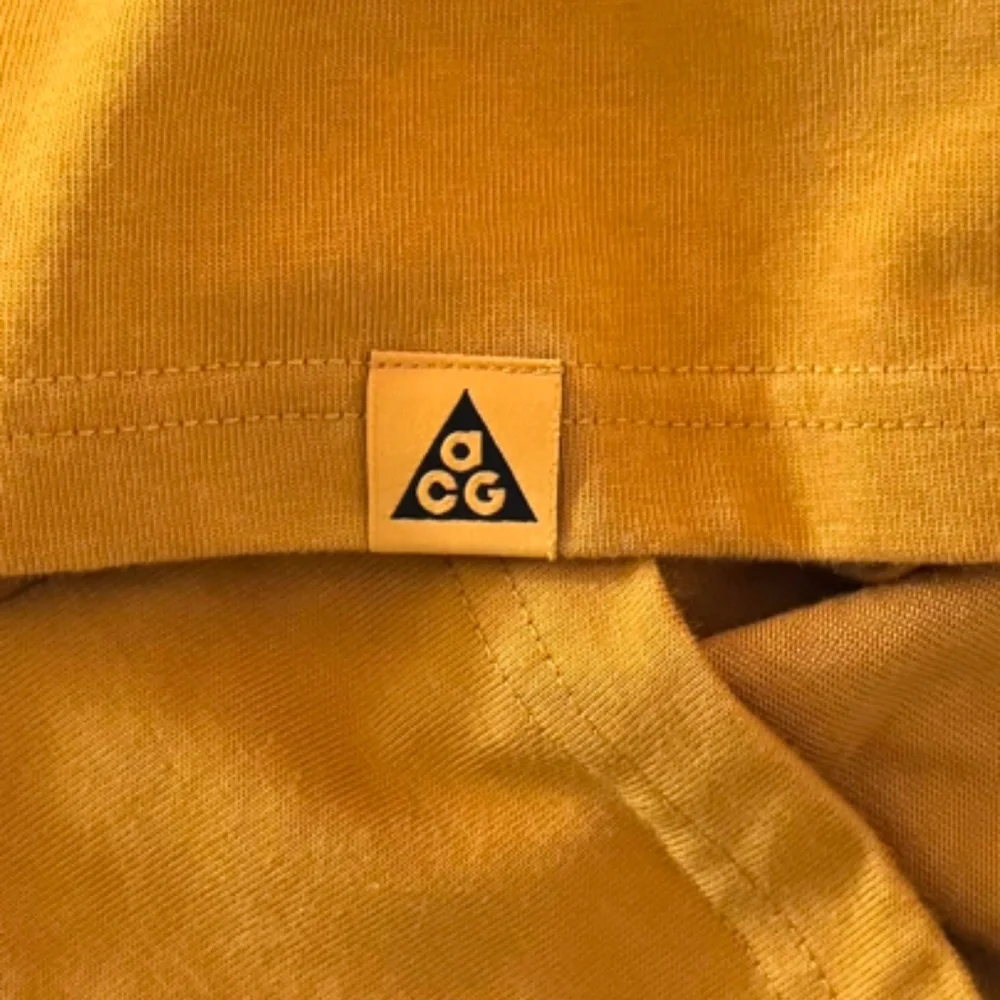 Nike ACG "Insect" Long Sleeve Yellow Loose Fit T-shirt Men's Size XS - Picture 7 of 12